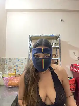 Snapshot of HoneyBearCpl chatting on 02/06/25, 03:52 HoneyBearCpl online show from 02/06/25, 03:52