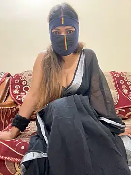 Snapshot of HoneyBearCpl chatting on 02/10/25, 04:47 HoneyBearCpl online show from 02/10/25, 04:47