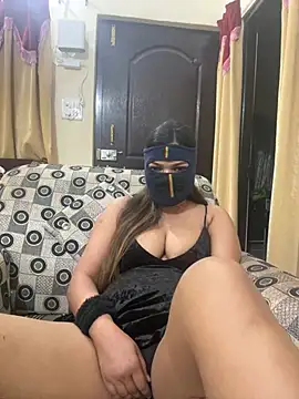 Snapshot of HoneyBearCpl chatting on 02/22/25, 04:19 HoneyBearCpl online show from 02/22/25, 04:19