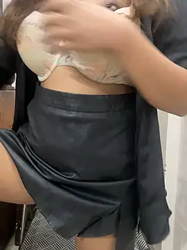 HoneyBearCpl online show from 03/25/26, 04:02