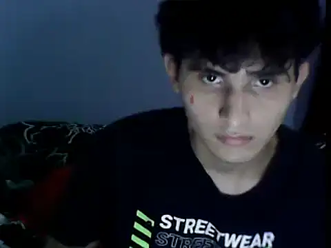 Snapshot of Charley_quin chatting on 12/15/24, 12:40 Charley quin online show from 12/15/24, 12:40