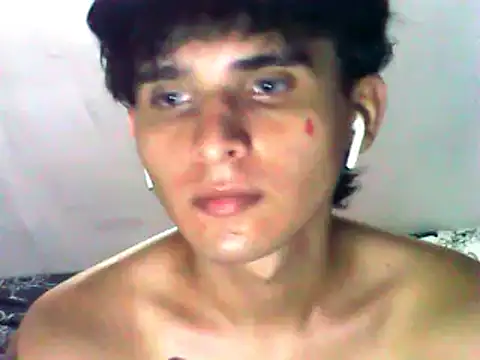 Snapshot of Charley_quin chatting on 02/10/25, 03:03 Charley quin online show from 02/10/25, 03:03