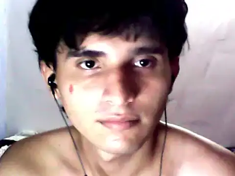 Snapshot of Charley_quin chatting on 02/16/25, 04:42 Charley quin online show from 02/16/25, 04:42