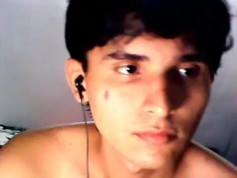 Snapshot of Charley_quin chatting on 02/17/25, 11:31 Charley quin online show from 02/17/25, 11:31