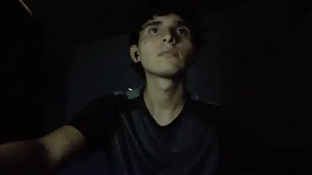 Snapshot of Charley_quin chatting on 03/04/25, 11:43 Charley quin online show from 03/04/25, 11:43