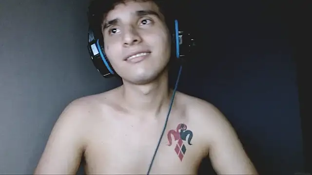 Snapshot of Charley_quin chatting on 09/18/25, 03:52 Charley quin online show from 09/18/25, 03:52