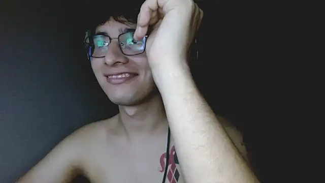 Snapshot of Charley_quin chatting on 09/25/25, 02:37 Charley quin online show from 09/25/25, 02:37