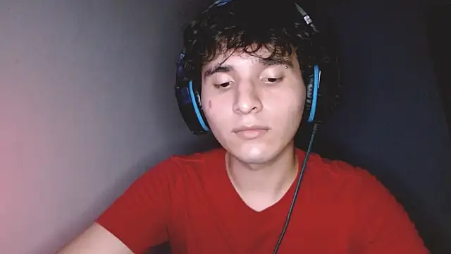 Snapshot of Charley_quin chatting on 10/10/25, 04:22 Charley quin online show from 10/10/25, 04:22