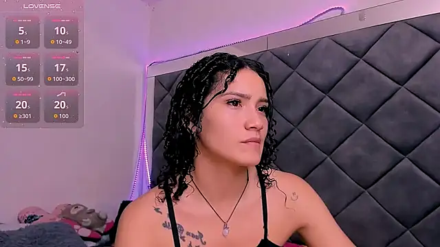 Nellyhills online show from 11/10/25, 01:43