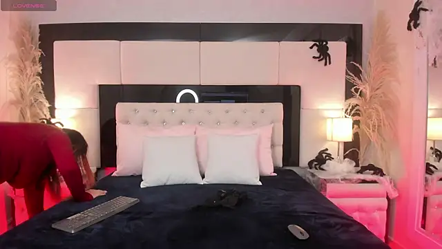 CarlaRossi  online show from 10/24/25, 08:16