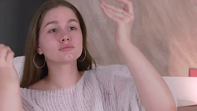 EllieHayes online show from 04/11/26, 09:30