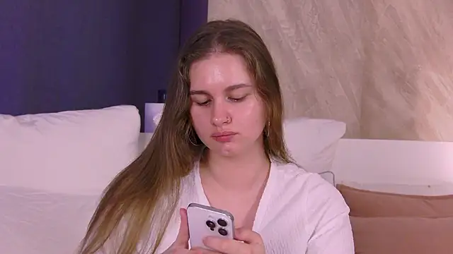 EllieHayes online show from 07/04/26, 11:11