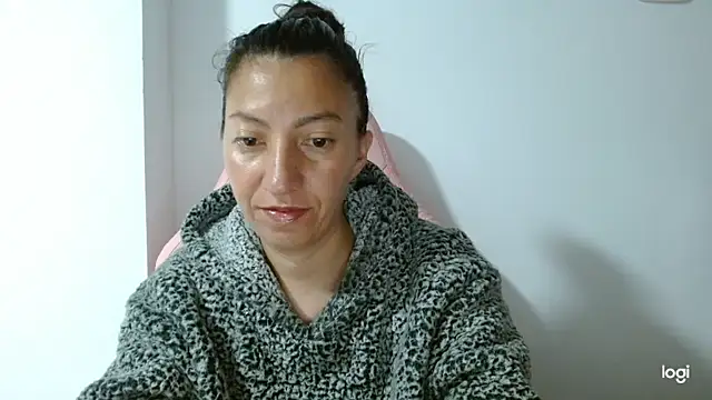 Snapshot of kaybabyhot chatting on 09/29/25, 03:39 kaybabyhot online show from 09/29/25, 03:39