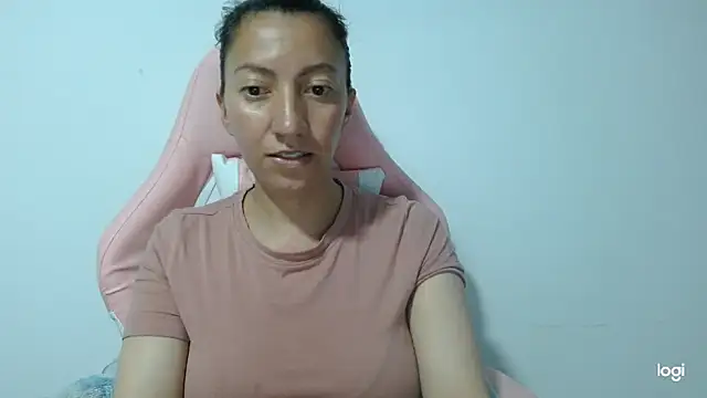 Snapshot of kaybabyhot chatting on 10/10/25, 03:49 kaybabyhot online show from 10/10/25, 03:49