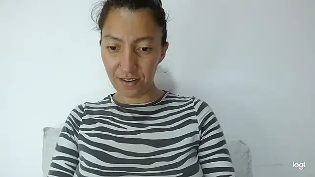 Snapshot of kaybabyhot chatting on 11/29/25, 05:27 kaybabyhot online show from 11/29/25, 05:27