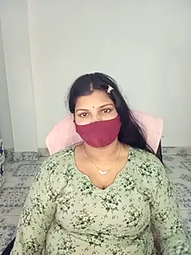 Snapshot of Hot-Angel_ chatting on 10/28/25, 01:20 Hot-Angel online show from 10/28/25, 01:20