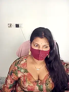 Snapshot of Hot-Angel_ chatting on 11/08/25, 04:01 Hot-Angel online show from 11/08/25, 04:01