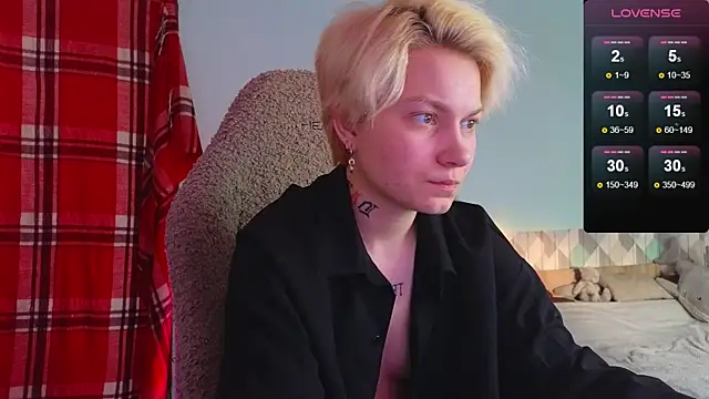 esajukyy online show from 02/03/25, 10:03