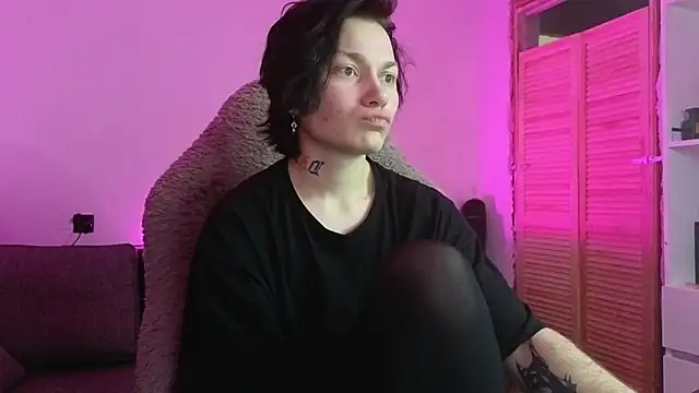 esajukyy online show from 01/05/26, 05:27