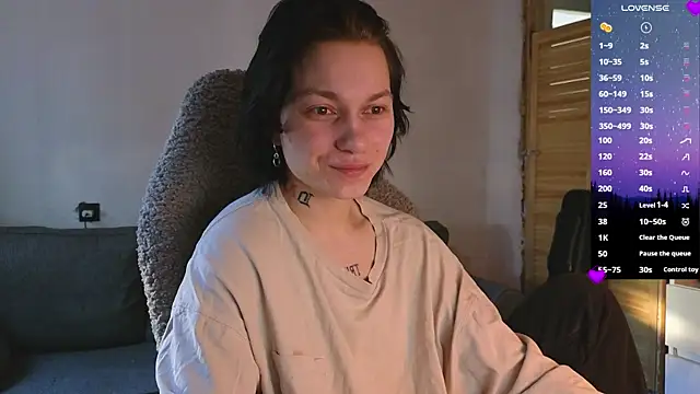 esajukyy online show from 04/08/26, 01:05