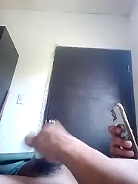 Snapshot of Deste223 chatting on 11/09/25, 03:10 Deste223 online show from 11/09/25, 03:10