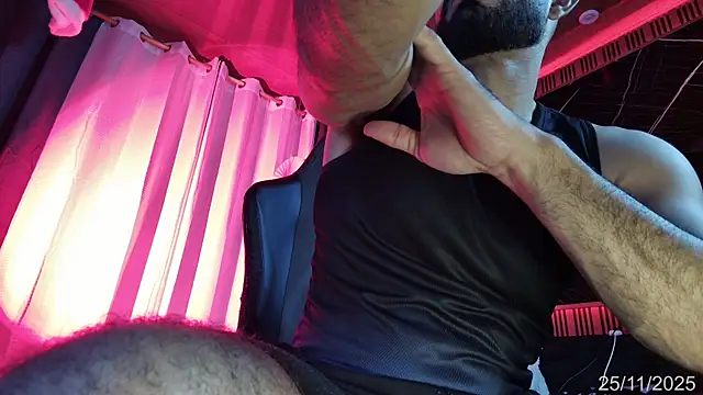 Snapshot of BEN_BLAZE chatting on 11/26/25, 06:36 BEN BLAZE online show from 11/26/25, 06:36