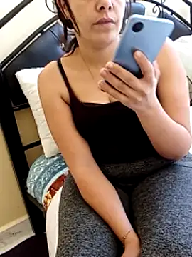 ShadiaStar online show from 02/11/26, 12:10