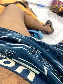 Lahcene online show from 11/05/25, 05:46