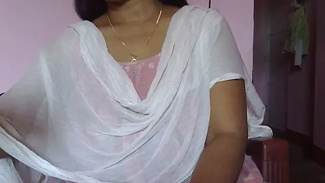 Snapshot of Suhana-sapna chatting on 11/21/25, 08:24 Suhana-sapna online show from 11/21/25, 08:24