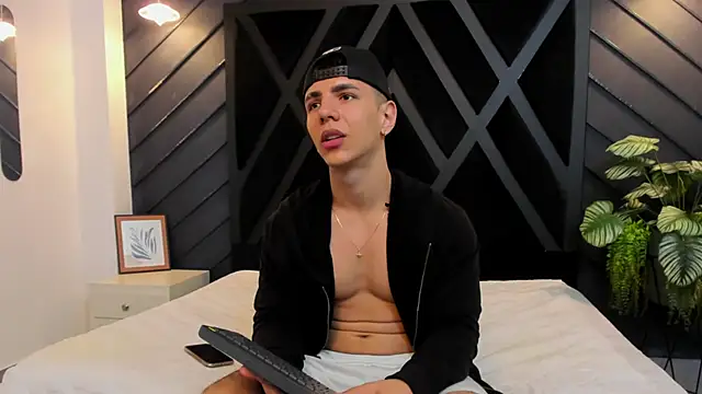 Flynn Riider online show from 02/08/25, 11:44