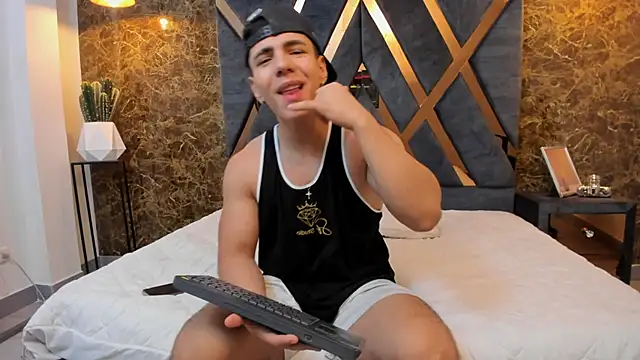 Flynn Riider online show from 02/22/25, 11:24