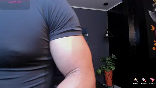 Flynn Riider online show from 10/13/25, 05:13