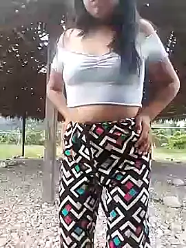 Danna-linyi online show from 12/10/24, 09:33