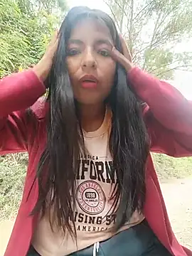 Danna-linyi online show from 06/18/26, 02:21