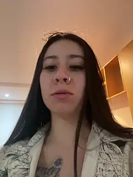 Snapshot of Zoee_t chatting on 01/25/25, 03:51 Zoee t online show from 01/25/25, 03:51