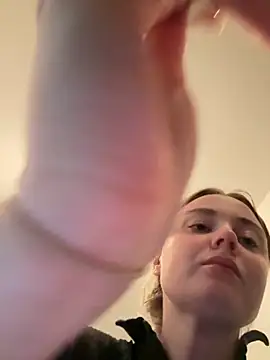 Snapshot of CherryEmmy chatting on 09/14/25, 05:23 CherryEmmy online show from 09/14/25, 05:23