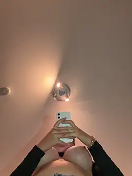 Snapshot of CherryEmmy chatting on 09/15/25, 05:13 CherryEmmy online show from 09/15/25, 05:13