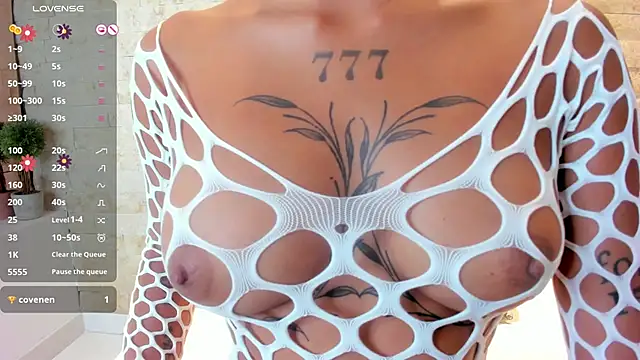 Snapshot of mia_roldan_ chatting on 02/27/25, 07:47 mia roldan online show from 02/27/25, 07:47