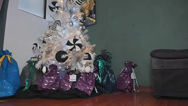 slutty venus online show from 12/24/24, 01:28