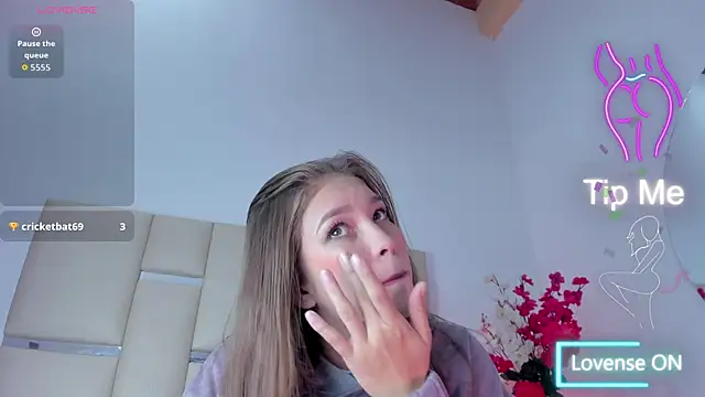 Snapshot of HaleyAmaya chatting on 11/30/25, 12:20 HaleyAmaya online show from 11/30/25, 12:20