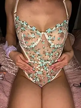 Snapshot of badenaz34 chatting on 01/25/25, 04:46 badenaz34 online show from 01/25/25, 04:46