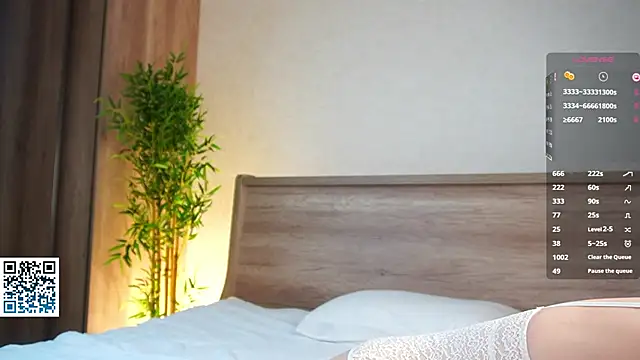 WiloneEsse online show from 10/19/25, 03:23