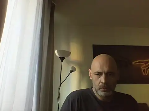 Avamereandmikel online show from 11/28/25, 02:53