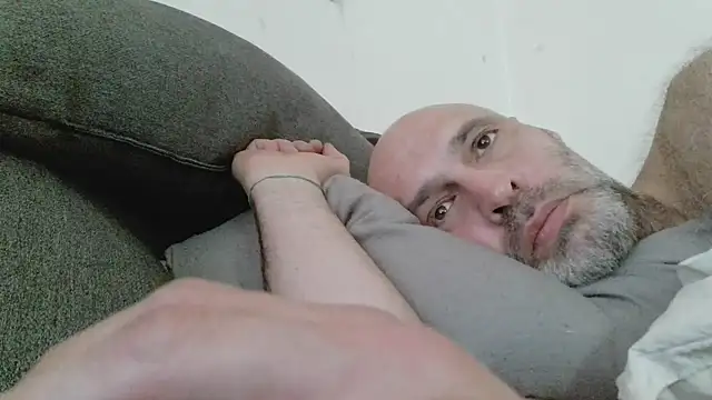 Avamereandmikel online show from 04/17/26, 01:47