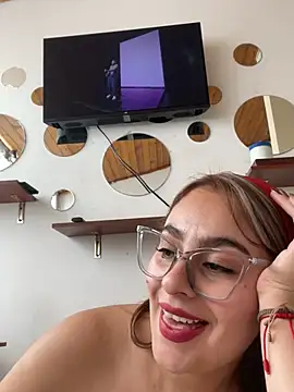 Gabriela-Parker  online show from 02/09/25, 06:37