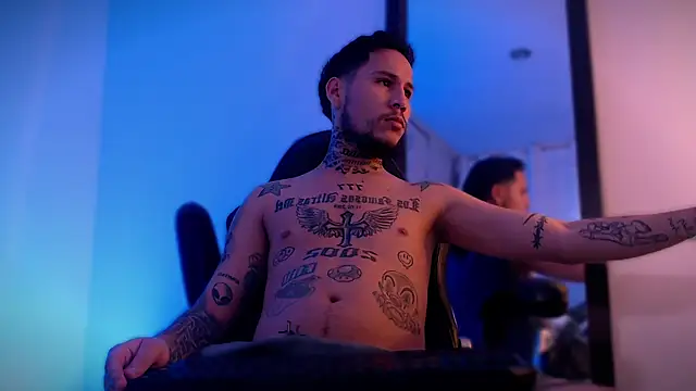 Junihn0 online show from 09/20/25, 09:49