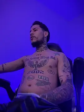 Junihn0 online show from 10/14/25, 10:32