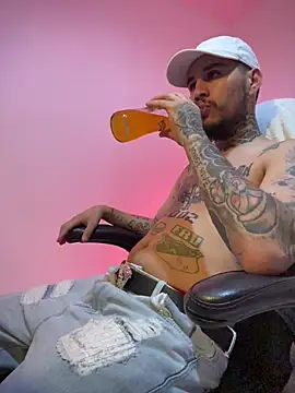 Junihn0 online show from 11/09/25, 08:51