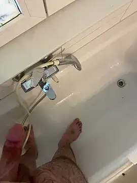 Snapshot of Loco42- chatting on 12/12/24, 02:11 Loco42- online show from 12/12/24, 02:11