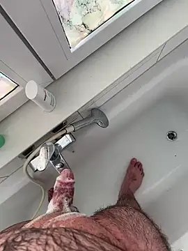 Snapshot of Loco42- chatting on 01/21/25, 01:22 Loco42- online show from 01/21/25, 01:22